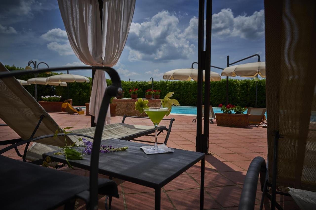 Villa Curina Resort Castelnuovo Berardenga Exteriör bild