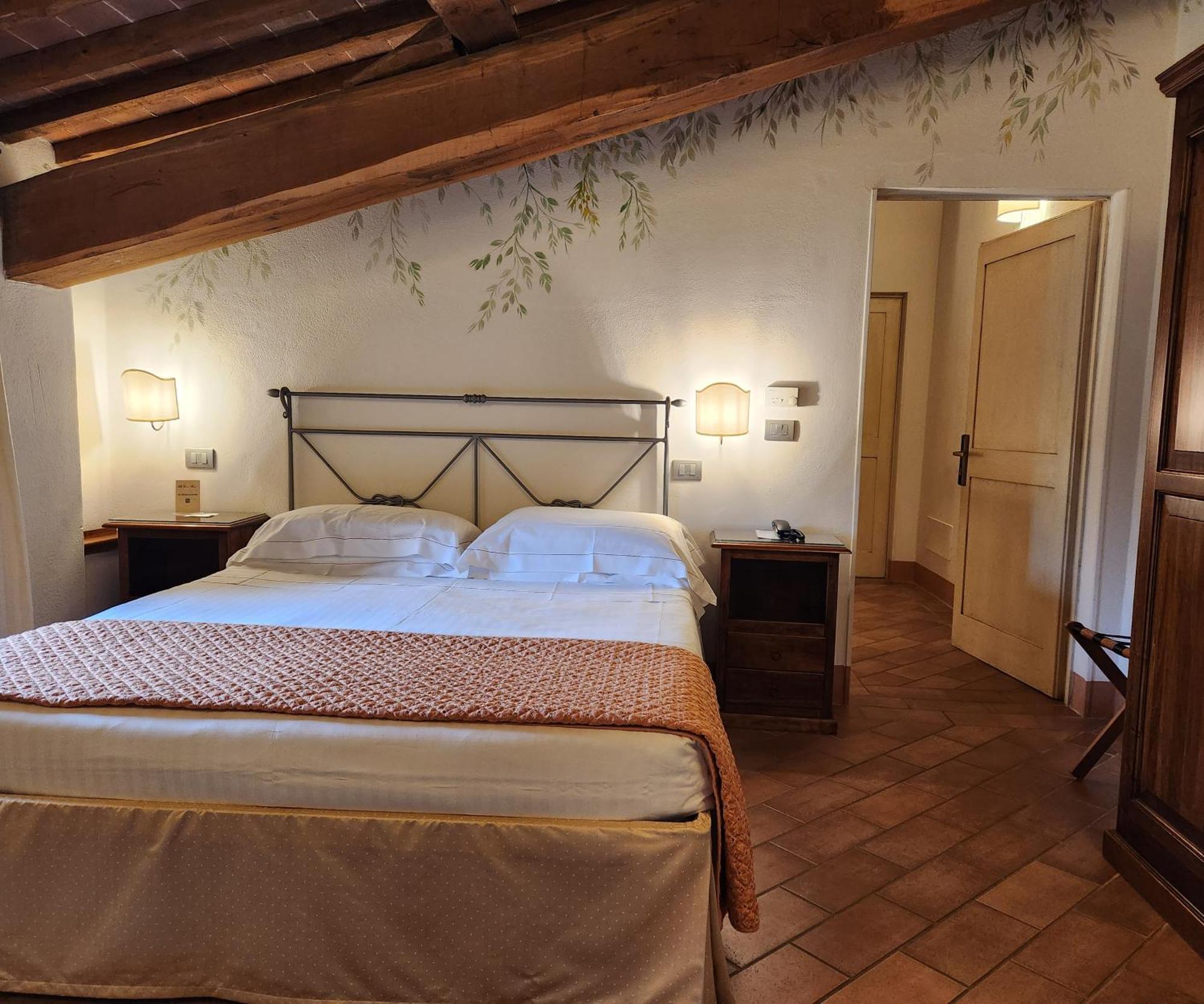 Villa Curina Resort Castelnuovo Berardenga Exteriör bild